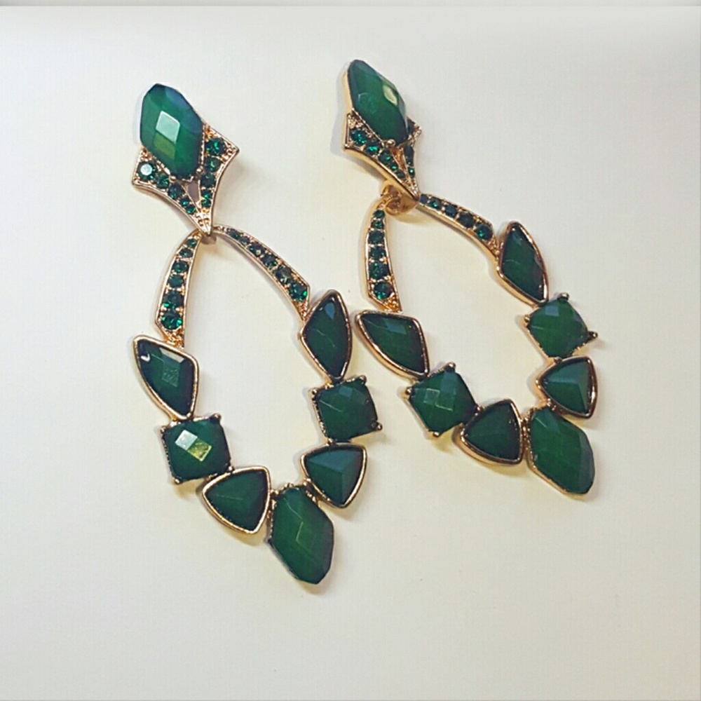 STUNNING! Green Emerald drop earings